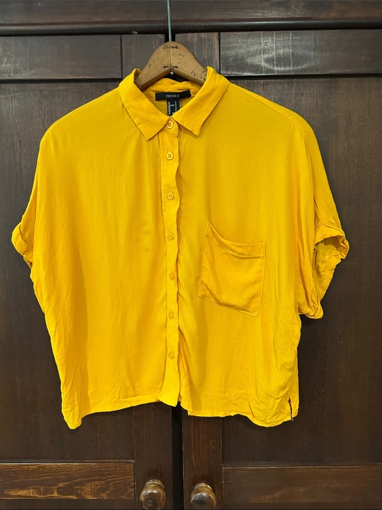 Forever 21 Tops - Forever 21 • women’s short sleeve button down shirt • top • blouse